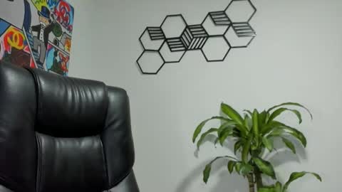 derry_adams1237 online show from December 18, 2024, 1:05 am