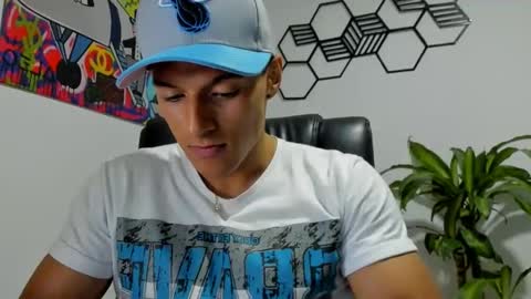 derry_adams1237 online show from December 20, 2024, 1:03 am