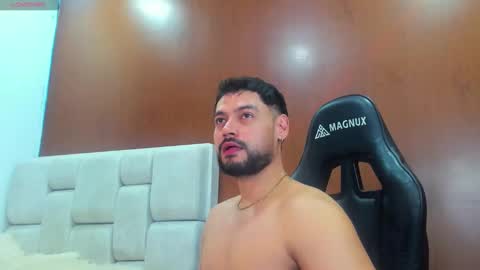 Snapshot of derrybigger_cm chatting on February 17, 2026, 9:54 pm DerryBigger CM online show from February 17, 2026, 9:54 pm