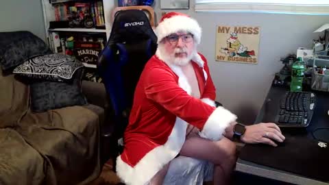 Snapshot of desertknight56 chatting on January 18, 2025, 5:48 pm D K online show from January 18, 2025, 5:48 pm