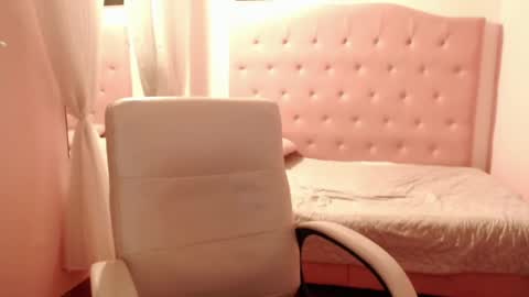 Snapshot of designturbate chatting on December 24, 2024, 10:17 pm Designturbate online show from December 24, 2024, 10:17 pm