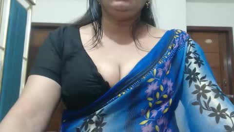 Snapshot of desimaisa130 chatting on May 12, 2026, 4:04 pm Maisa online show from May 12, 2026, 4:04 pm