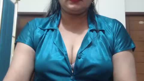 Snapshot of desimaisa130 chatting on May 14, 2026, 4:03 pm Maisa online show from May 14, 2026, 4:03 pm
