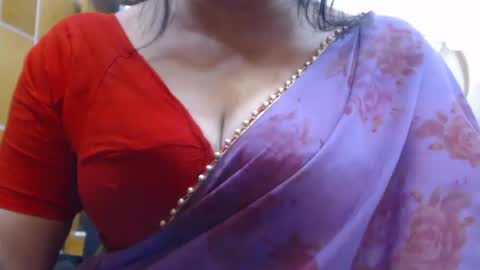 Snapshot of desimaisa130 chatting on June 18, 2026, 5:17 pm Maisa online show from June 18, 2026, 5:17 pm