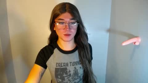 LORINE online show from December 14, 2024, 4:42 pm