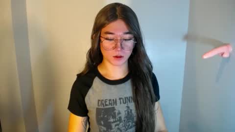 LORINE online show from December 18, 2024, 2:06 pm