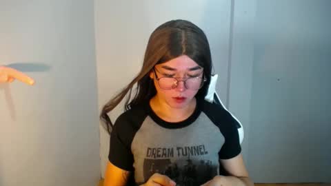 LORINE online show from January 4, 2025, 4:54 pm