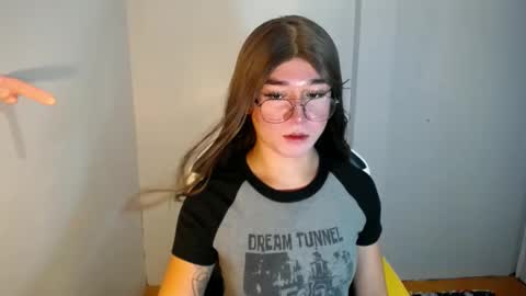LORINE online show from January 8, 2025, 6:20 pm
