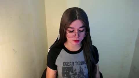 LORINE online show from February 6, 2025, 2:22 am
