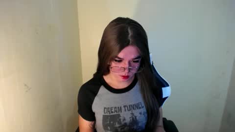 LORINE online show from February 7, 2025, 1:36 am