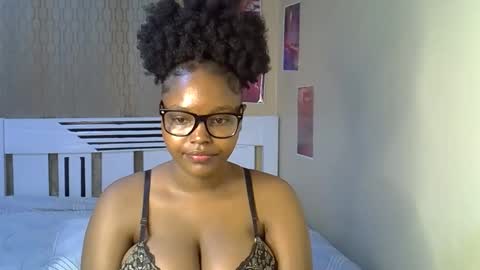 Snapshot of desiredahlia33 chatting on March 27, 2026, 7:36 am desiredahlia33 online show from March 27, 2026, 7:36 am