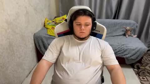 Snapshot of desiredude9 chatting on September 19, 2025, 7:36 pm desiredude9 online show from September 19, 2025, 7:36 pm