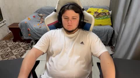 Snapshot of desiredude9 chatting on October 20, 2025, 5:57 pm desiredude9 online show from October 20, 2025, 5:57 pm