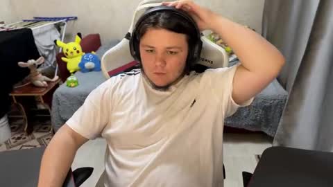 Snapshot of desiredude9 chatting on October 26, 2025, 6:25 pm desiredude9 online show from October 26, 2025, 6:25 pm