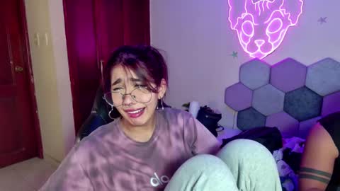 Snapshot of desireduo_tgn chatting on February 19, 2025, 12:55 pm TORI AND MR. BEAR online show from February 19, 2025, 12:55 pm