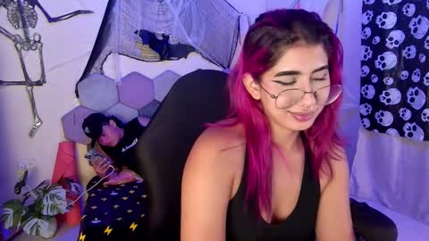 Snapshot of desireduo_tgn chatting on October 29, 2025, 9:16 pm TORI AND MR. BEAR online show from October 29, 2025, 9:16 pm