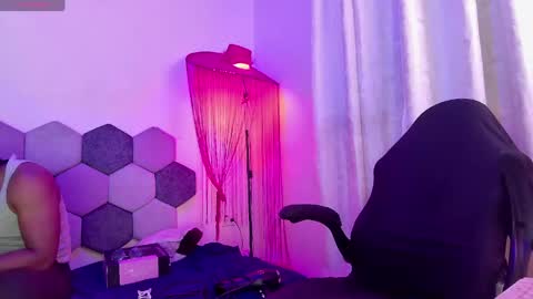 TORI AND MR. BEAR online show from April 30, 2026, 8:57 pm