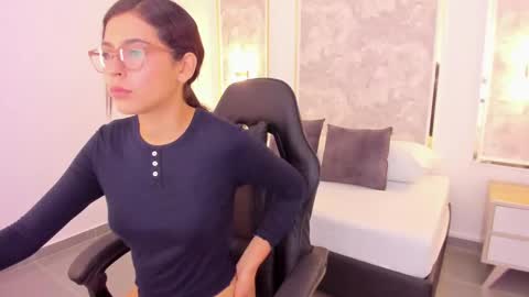 Snapshot of desireee_ chatting on September 16, 2025, 12:28 pm desire online show from September 16, 2025, 12:28 pm