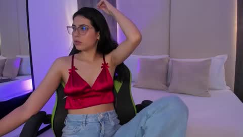 Snapshot of desireee_ chatting on February 14, 2026, 12:24 pm desire online show from February 14, 2026, 12:24 pm