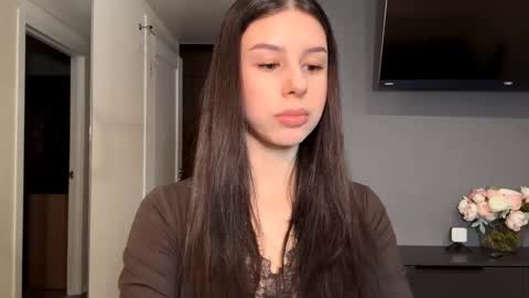 desireefolino online show from January 18, 2026, 2:21 pm