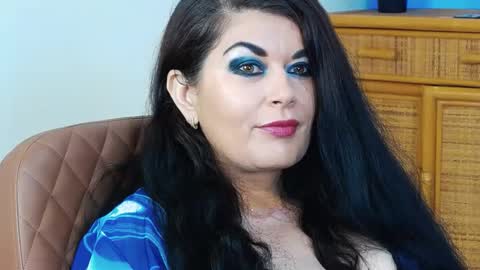 HellenMoon online show from October 8, 2025, 5:49 am