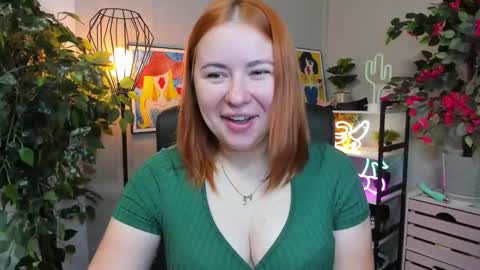 LAYLA online show from September 19, 2025, 6:26 am