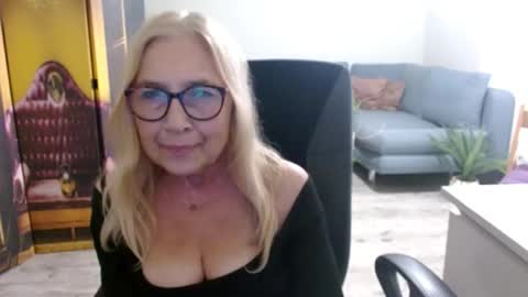 S O F I A online show from October 24, 2025, 2:24 pm