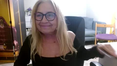 S O F I A online show from January 14, 2026, 3:28 pm