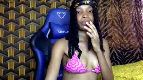 Snapshot of deslimbody90 chatting on February 12, 2026, 1:17 pm Deslimbody online show from February 12, 2026, 1:17 pm