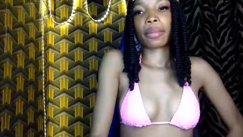 Snapshot of deslimbody90 chatting on March 22, 2026, 12:25 am Deslimbody online show from March 22, 2026, 12:25 am