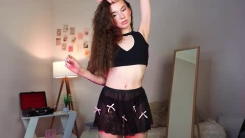 Snapshot of desofia chatting on December 19, 2025, 4:41 am Maya online show from December 19, 2025, 4:41 am