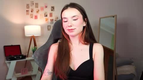 Snapshot of desofia chatting on December 21, 2025, 4:52 am Maya online show from December 21, 2025, 4:52 am