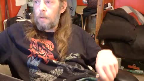 Snapshot of desolation2012 chatting on April 3, 2026, 4:43 am desolation2012 online show from April 3, 2026, 4:43 am