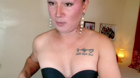 destenierose online show from June 25, 2026, 2:11 am