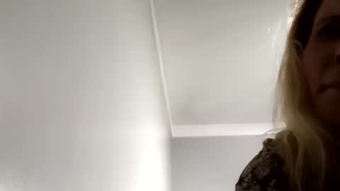 desturbingdetale699 online show from September 28, 2025, 6:52 am