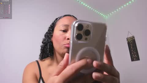 Snapshot of desty_y chatting on October 5, 2025, 4:27 pm desty_y online show from October 5, 2025, 4:27 pm