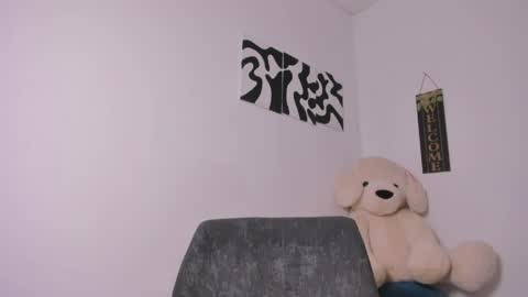 desty_y online show from May 4, 2026, 5:58 am