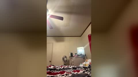 detroitredbone online show from May 17, 2026, 2:53 am