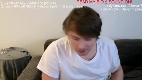 Snapshot of devantheplug chatting on March 3, 2025, 5:39 pm Devan online show from March 3, 2025, 5:39 pm