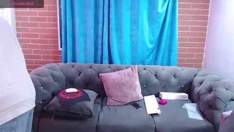 devi_black_13_ online show from February 4, 2026, 1:00 am