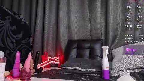 Snapshot of devil_s_bride chatting on March 10, 2025, 5:18 pm devil_s_bride online show from March 10, 2025, 5:18 pm