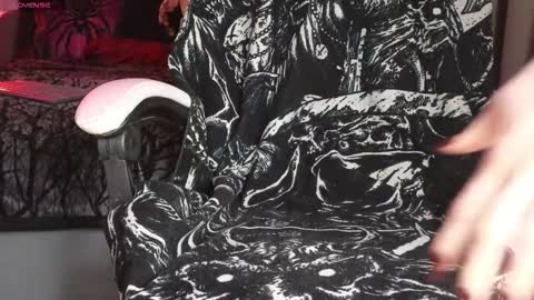 Snapshot of devil_s_bride chatting on March 10, 2026, 3:28 pm devil_s_bride online show from March 10, 2026, 3:28 pm