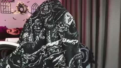 devil_s_bride online show from May 1, 2026, 6:01 pm