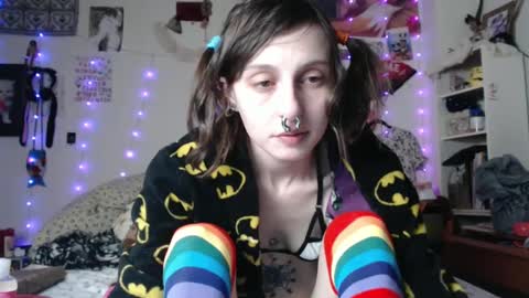 Snapshot of devilg1rl chatting on February 24, 2025, 8:06 am poutyangel online show from February 24, 2025, 8:06 am