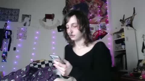 Snapshot of devilg1rl chatting on February 28, 2025, 3:48 am poutyangel online show from February 28, 2025, 3:48 am