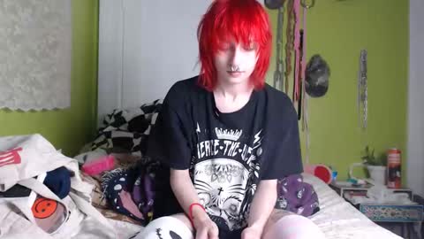 poutyangel online show from December 17, 2025, 1:11 am