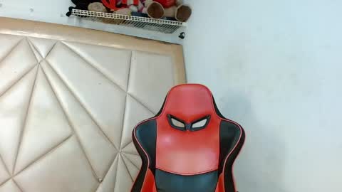 devill_hott online show from April 18, 2026, 7:23 am