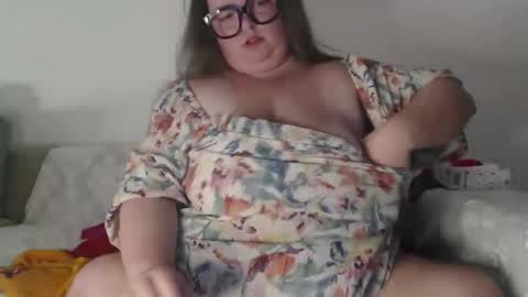 Snapshot of devilschick chatting on October 28, 2025, 10:01 pm DevilsChick -- OF online show from October 28, 2025, 10:01 pm