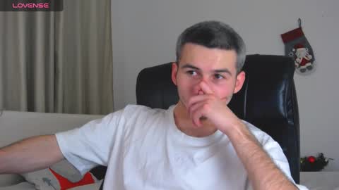 devin_ho online show from December 31, 2024, 8:23 pm