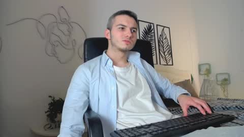 devin_ho online show from January 28, 2025, 7:53 pm